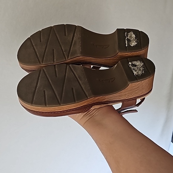 Women's Brown Leather Ankle Strap Sandals - Picture 8 of 9